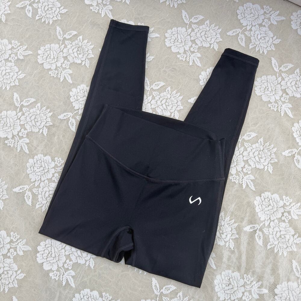 TLF Black High Waisted Leggings – Size Medium